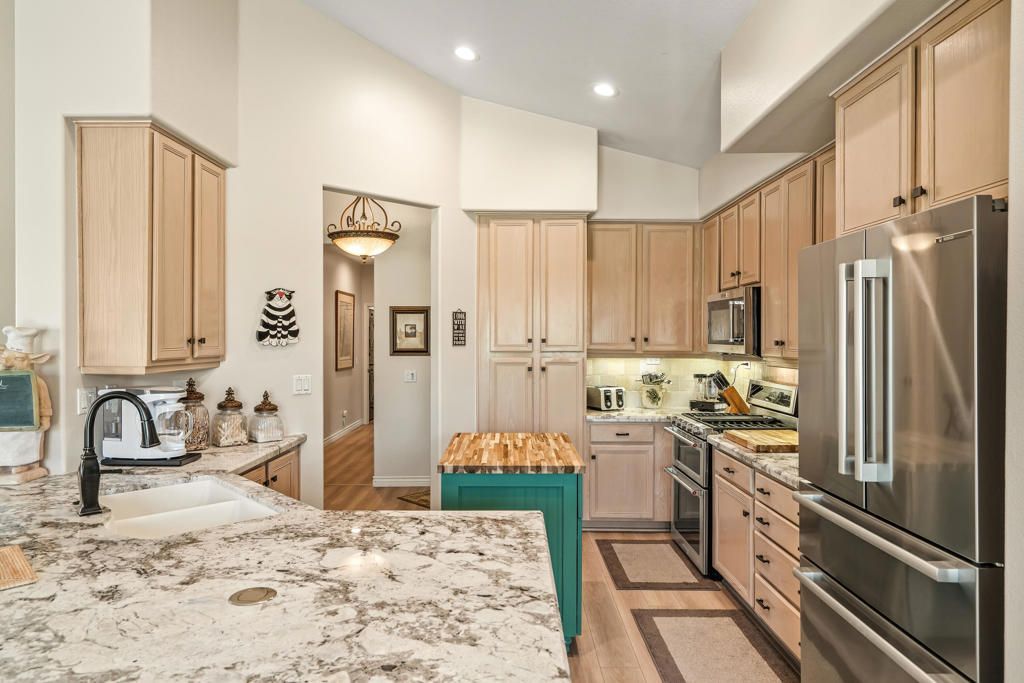 Image 24 of property listing at 76770 Minaret Way, Palm Desert, CA 92211