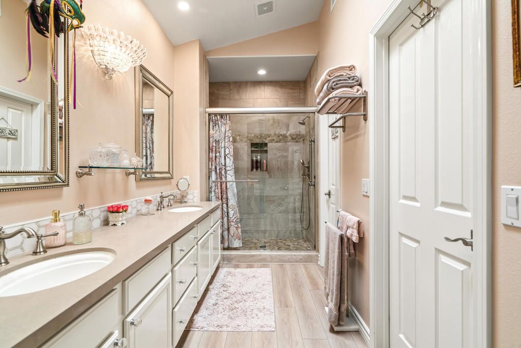 Image 28 of property listing at 76770 Minaret Way, Palm Desert, CA 92211