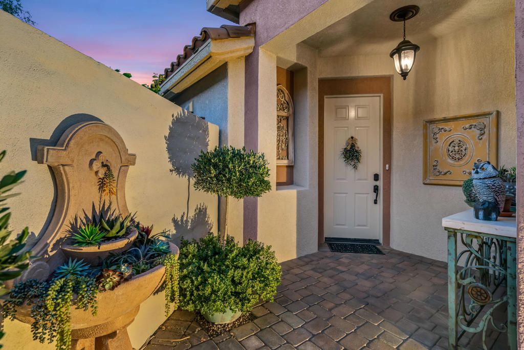 Image 8 of property listing at 76770 Minaret Way, Palm Desert, CA 92211