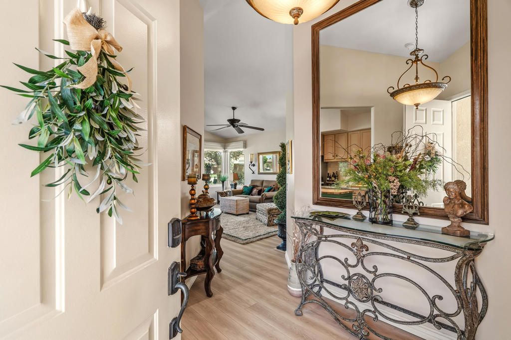 Image 9 of property listing at 76770 Minaret Way, Palm Desert, CA 92211