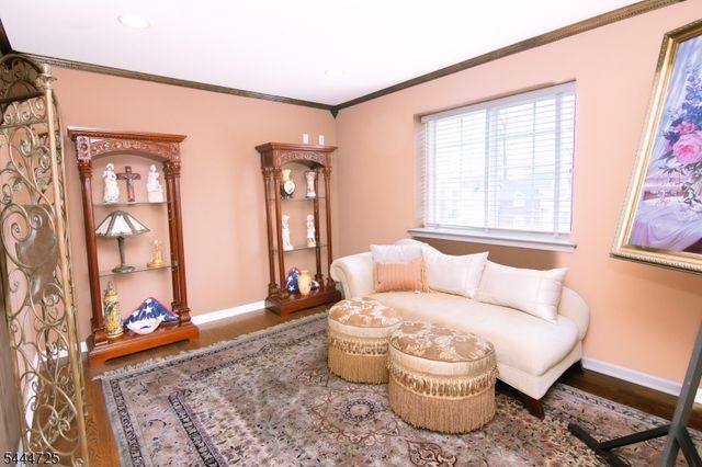 6 Whispering Way W, Berkeley Heights Twp., NJ 07922
