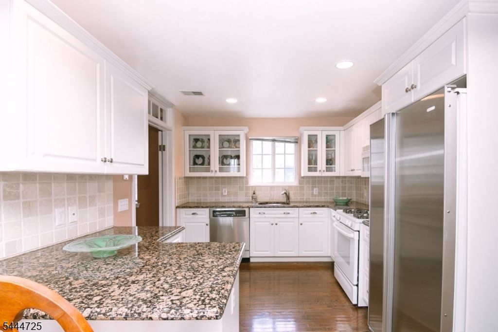 6 Whispering Way W, Berkeley Heights Twp., NJ 07922 — photo 3