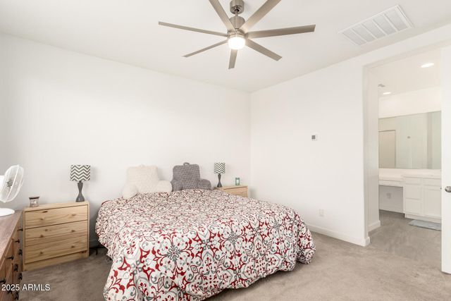 2574 S BARKS CANYON Trail, Apache Junction, AZ 85119