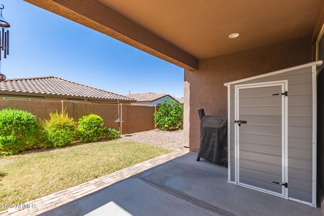 2574 S BARKS CANYON Trail, Apache Junction, AZ 85119