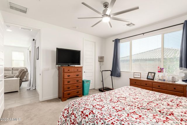 2574 S BARKS CANYON Trail, Apache Junction, AZ 85119