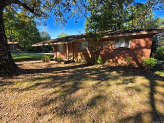 89 Broadmoor Dr, Little Rock, AR 72204