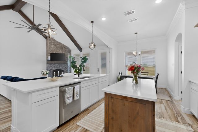 125 Remington Park Drive, Springtown, TX 76082