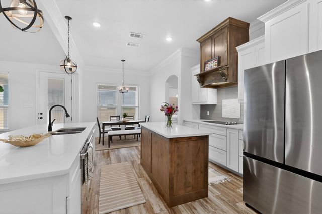125 Remington Park Drive, Springtown, TX 76082