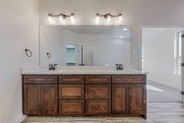 125 Remington Park Drive, Springtown, TX 76082
