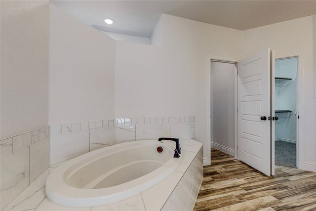 125 Remington Park Drive, Springtown, TX 76082