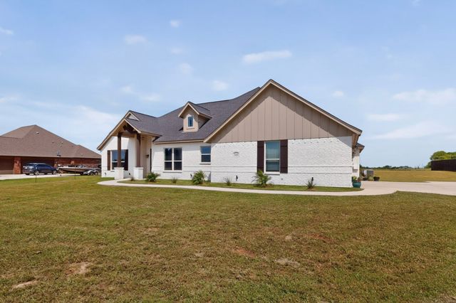 125 Remington Park Drive, Springtown, TX 76082
