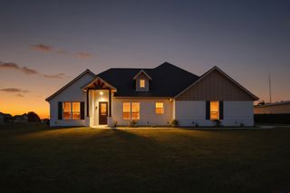 125 Remington Park Drive, Springtown, TX 76082