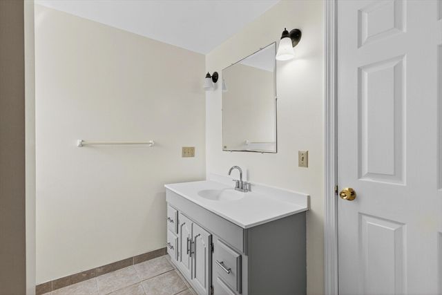 32 Sarah Ln, Belchertown, MA 01007