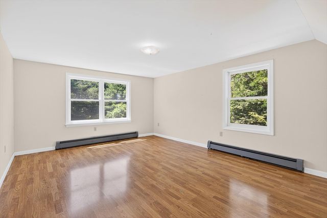 32 Sarah Ln, Belchertown, MA 01007