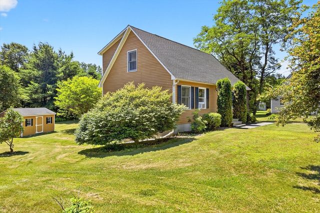 32 Sarah Ln, Belchertown, MA 01007