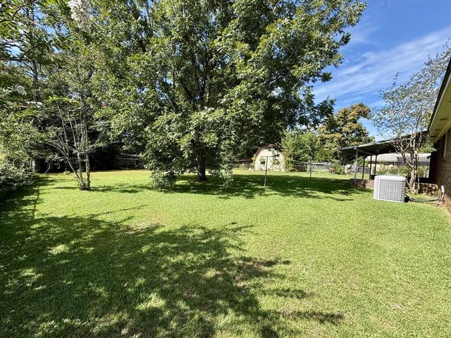 2309 Kristie Lea Dr, Dothan, AL 36303