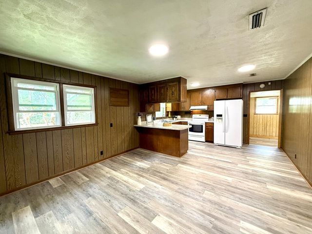 2309 Kristie Lea Dr, Dothan, AL 36303