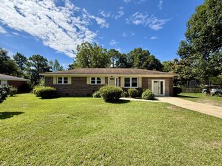 2309 Kristie Lea Dr, Dothan, AL 36303