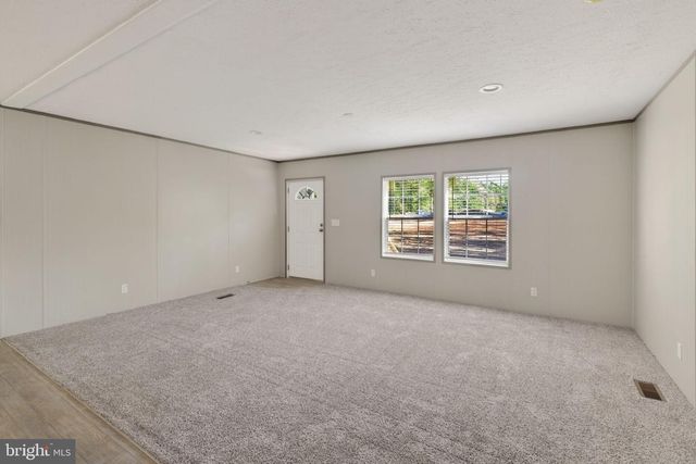 302 RACCOON LN, Louisa, VA 23093