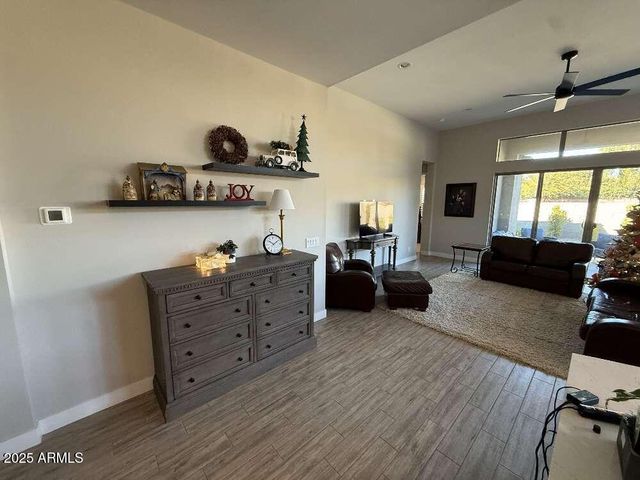 1932 W ROWEL Road, Phoenix, AZ 85085