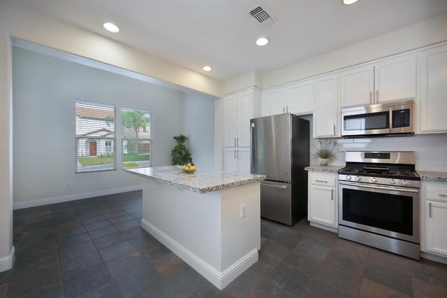 6530 Mystery Mountain Way, Rocklin, CA 95765