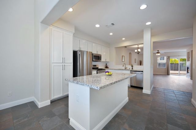 6530 Mystery Mountain Way, Rocklin, CA 95765