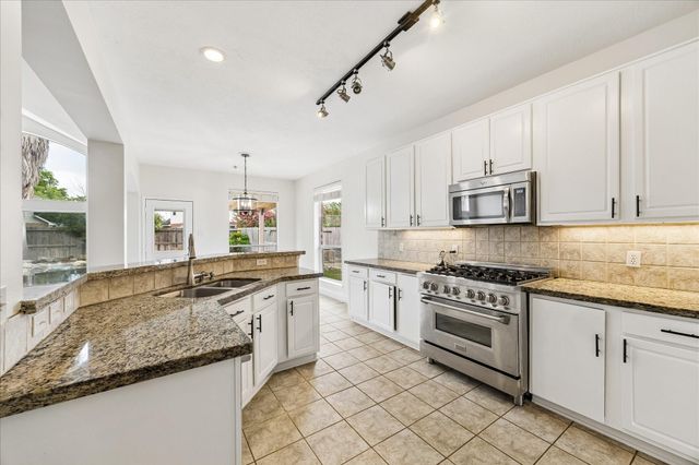 1330 Summer Terrace Drive, Sugar Land, TX 77479