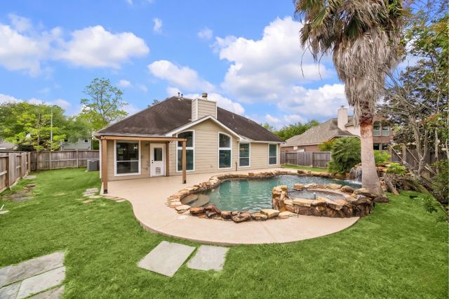 1330 Summer Terrace Drive, Sugar Land, TX 77479