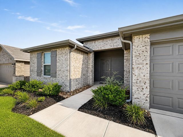 11936 Summer Oak Trail, Willis, TX 77318