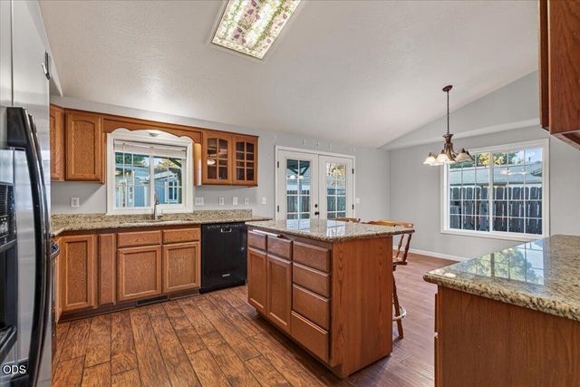 2812 Table Rock Road, Medford, OR 97501