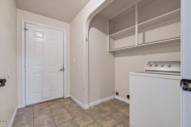 2812 Table Rock Road, Medford, OR 97501