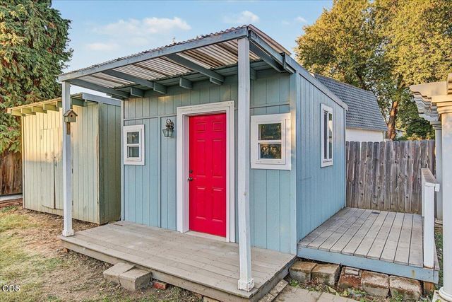 2812 Table Rock Road, Medford, OR 97501