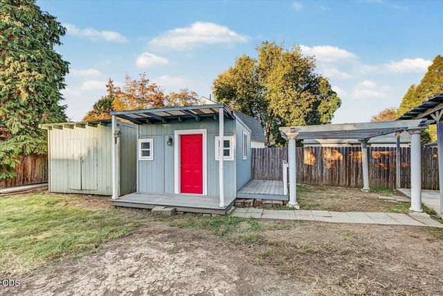 2812 Table Rock Road, Medford, OR 97501