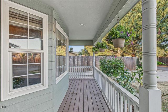 2812 Table Rock Road, Medford, OR 97501