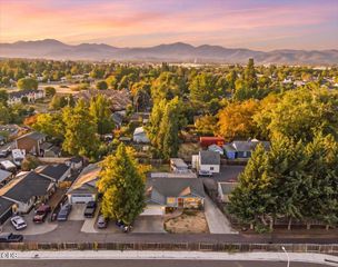 2812 Table Rock Road, Medford, OR 97501