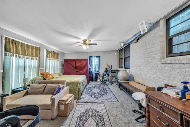 509 S Barlow St, Wichita, KS 67207