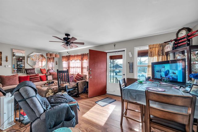 509 S Barlow St, Wichita, KS 67207