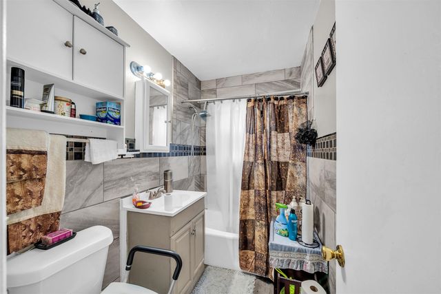 509 S Barlow St, Wichita, KS 67207