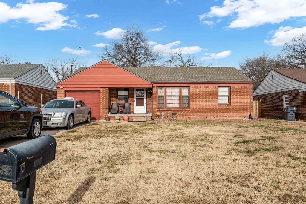 509 S Barlow St, Wichita, KS 67207