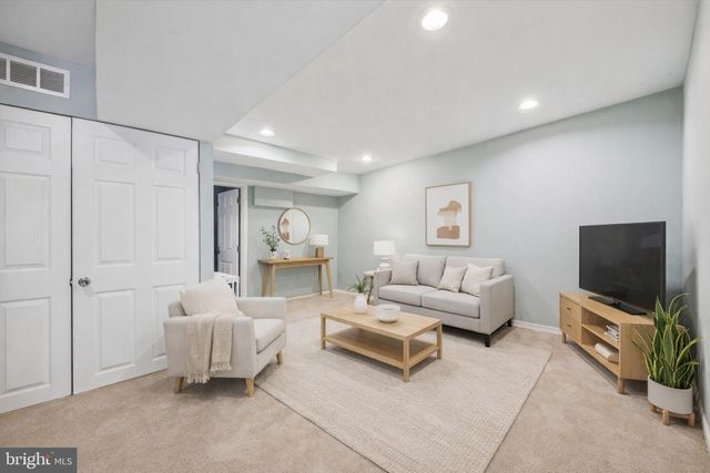 319 HERMITAGE ST, Philadelphia, PA 19128