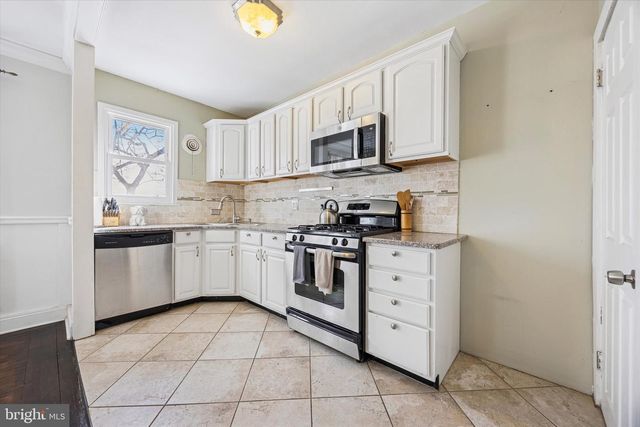 319 HERMITAGE ST, Philadelphia, PA 19128