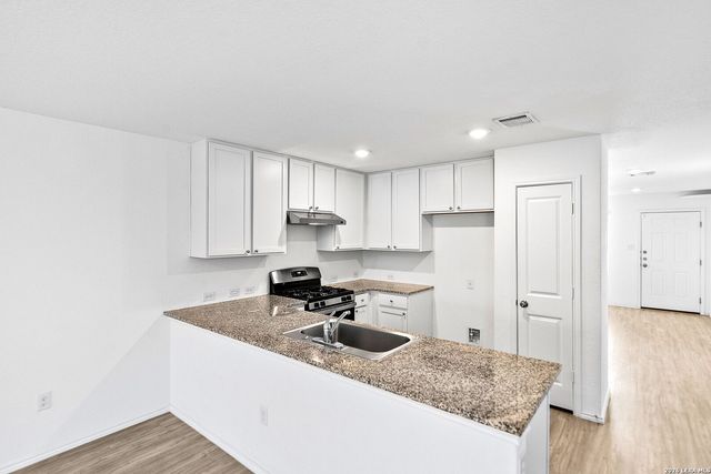 7207 Plow, San Antonio, TX 78252