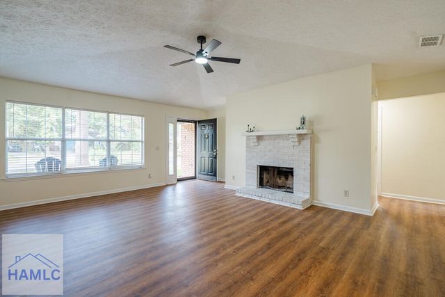 28 Jack Snipe Court W, Richmond Hill, GA 31324