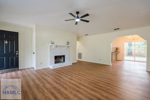 28 Jack Snipe Court W, Richmond Hill, GA 31324