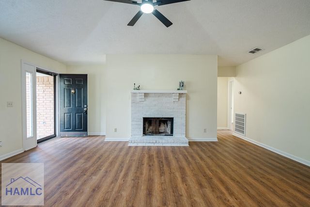 28 Jack Snipe Court W, Richmond Hill, GA 31324