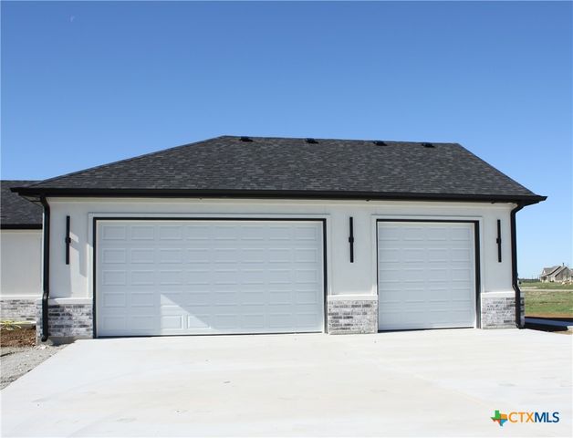 611 Willow Moon Ranch Road, Crawford, TX 76638