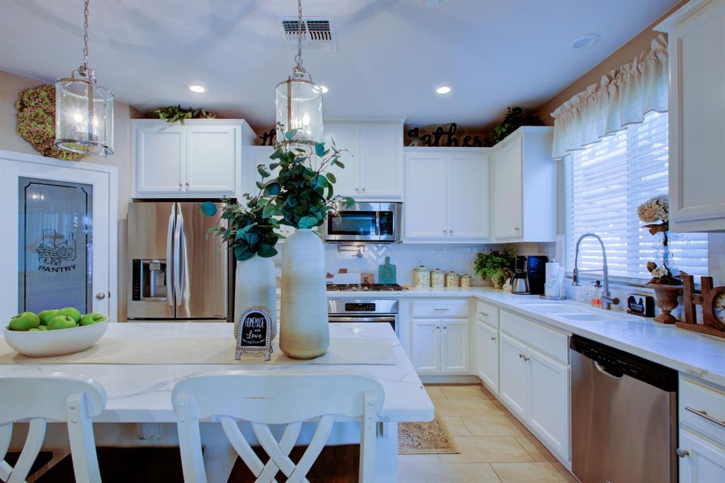 Image 10 of property listing at 485 Windmill Court, Atwater, CA 95301