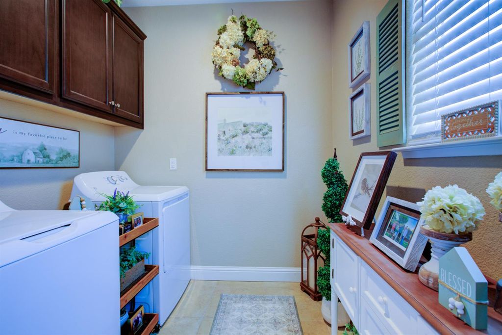 Image 45 of property listing at 485 Windmill Court, Atwater, CA 95301