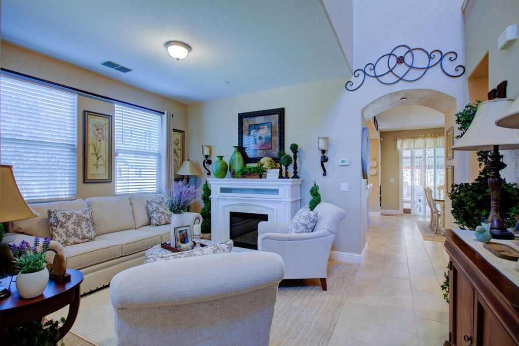 Image 5 of property listing at 485 Windmill Court, Atwater, CA 95301
