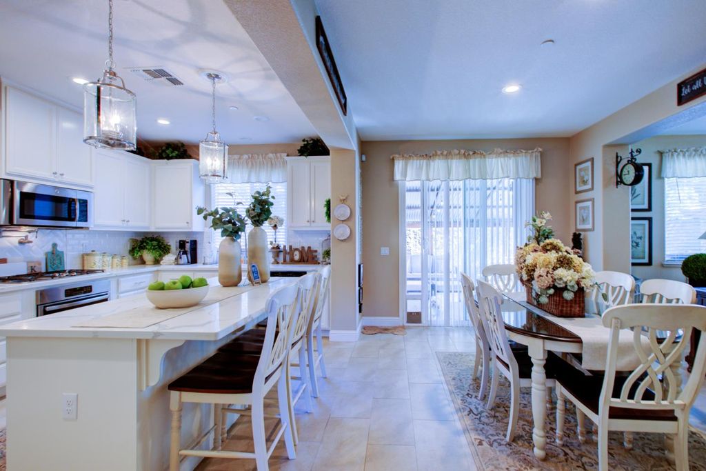 Image 6 of property listing at 485 Windmill Court, Atwater, CA 95301